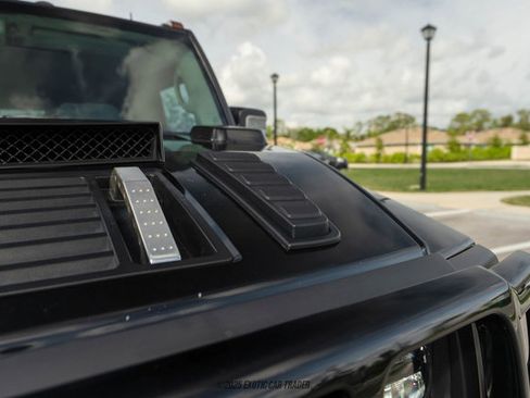 Used 2004 HUMMER H2 w/ Preferred Equipment Group image 91