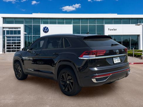 Used 2023 Volkswagen Atlas Cross Sport SE w/ Panoramic Sunroof Package FWD image 7