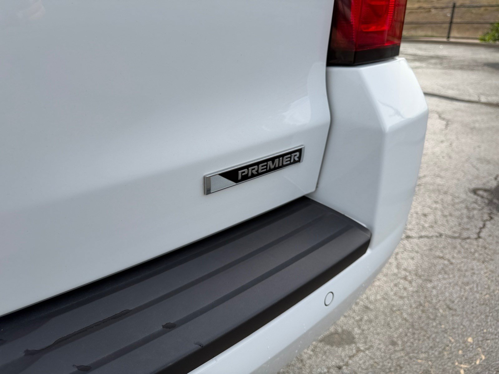 Used 2018 Chevrolet Tahoe Premier AWD/4WD image 23