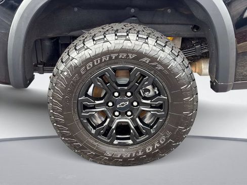 Used 2023 Chevrolet Silverado 1500 ZR2 w/ Technology Package AWD/4WD image 10