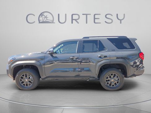 Certified 2026 Toyota 4Runner SR5 AWD/4WD image 2
