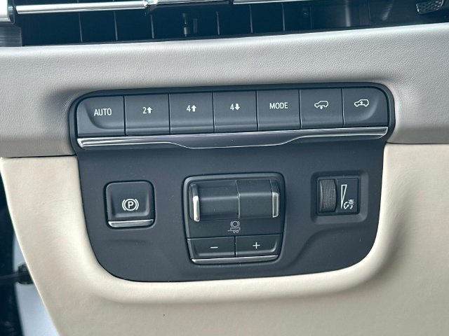Used 2026 Cadillac Escalade Platinum Luxury AWD/4WD image 12