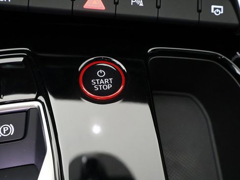 Used 2023 Audi e-tron GT Premium Plus image 52