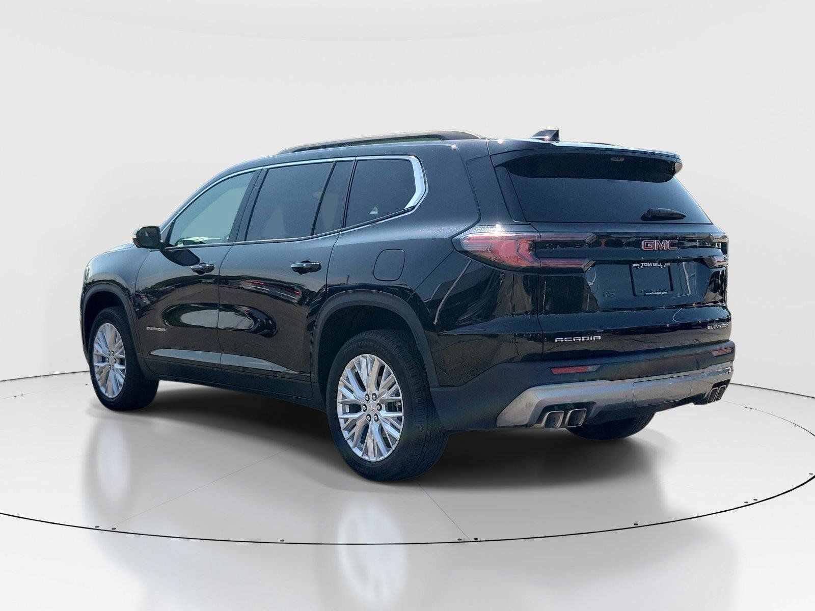 Used 2026 GMC Acadia Elevation w/ Elevation Premium Package FWD image 3