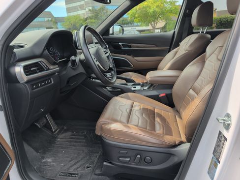 Certified 2022 Kia Telluride SX w/ SX Prestige Package AWD/4WD image 6