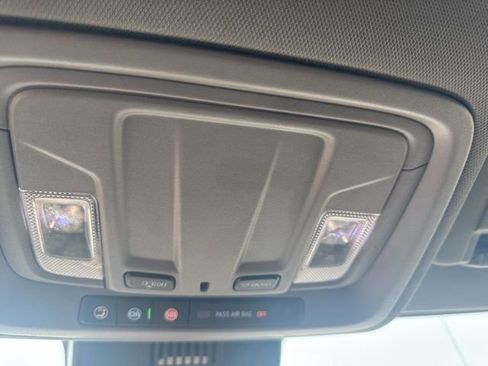 Used 2023 Chevrolet Silverado 1500 LT image 39