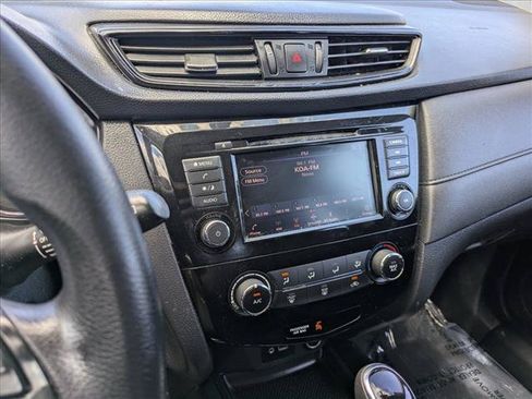 Used 2018 Nissan Rogue S AWD/4WD image 11