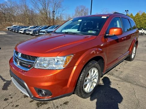 Used 2014 Dodge Journey SXT w/ Flexible Seating Group image 3
