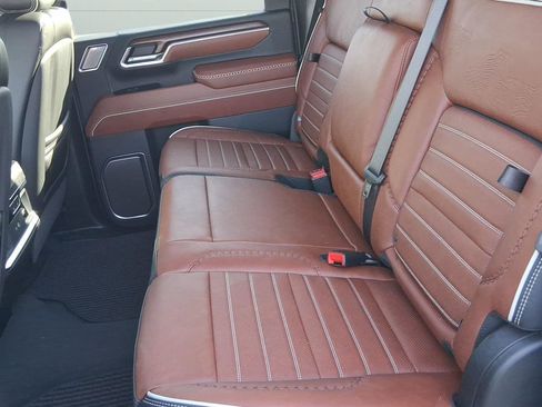 Used 2025 GMC Sierra 2500 Denali Ultimate image 13