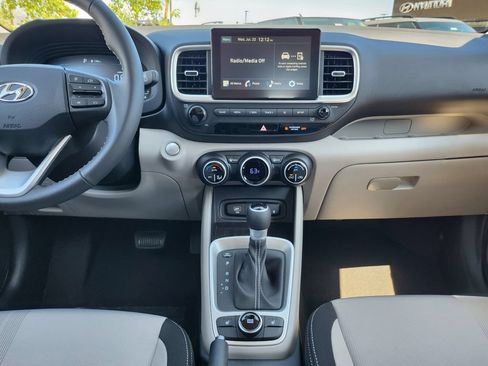 New 2026 Hyundai Venue SEL FWD image 18