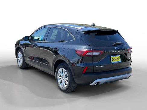 Certified 2025 Ford Escape Active FWD image 3