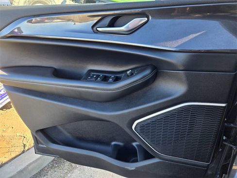 Used 2022 Jeep Grand Cherokee Altitude image 23