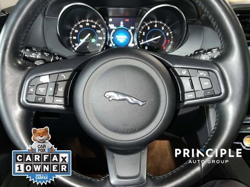 Used 2020 Jaguar F-PACE Premium image 18