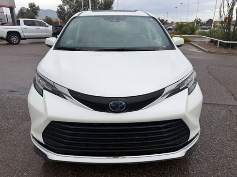 Used 2021 Toyota Sienna XLE w/ XLE Plus Package FWD image 8