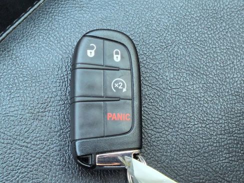 Used 2023 Jeep Compass Limited AWD/4WD image 27