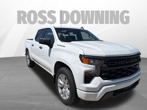Used 2024 Chevrolet Silverado 1500 Custom image 3