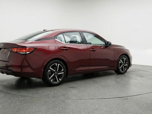 Used 2025 Nissan Sentra SV image 9
