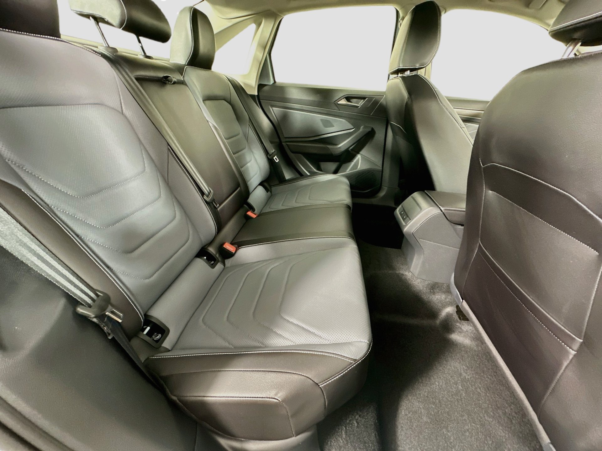 Certified 2026 Volkswagen Jetta SEL FWD image 26