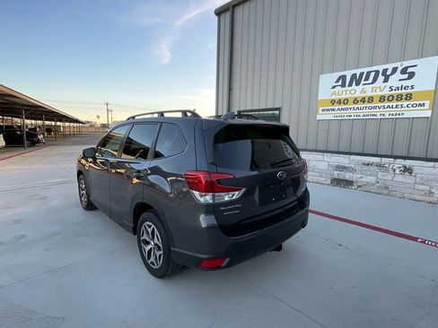 Used 2022 Subaru Forester Premium image 13