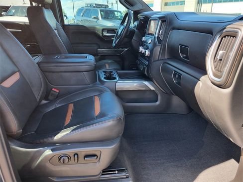 Used 2019 GMC Sierra 1500 AT4 w/ Off Road Performance Package image 21