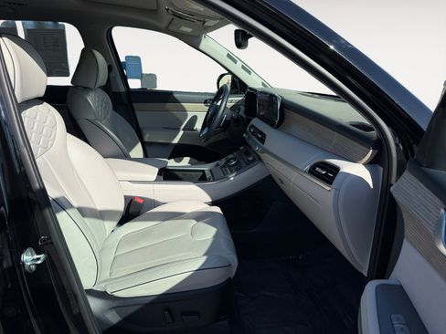 Used 2022 Hyundai Palisade Limited FWD image 19