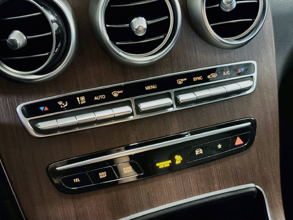 Certified 2020 Mercedes-Benz GLC 300 4MATIC image 18