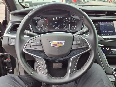 Used 2025 Cadillac XT5 Premium Luxury AWD/4WD image 33