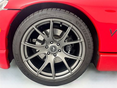 Used 1997 Dodge Viper GTS image 23