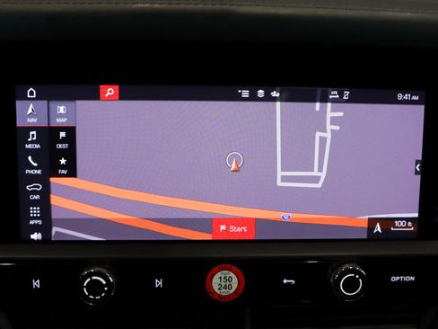 Used 2024 Porsche Macan Turbo w/ Premium Plus Package image 20