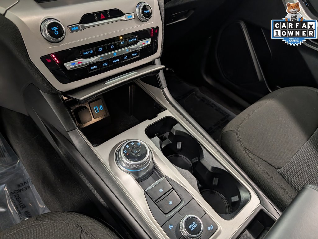 Used 2023 Ford Explorer XLT AWD/4WD image 16