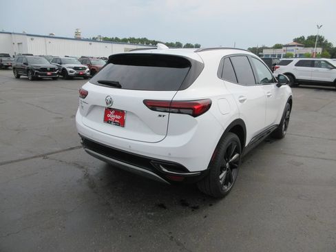Certified 2022 Buick Envision Essence w/ Sport Touring Package AWD/4WD image 5