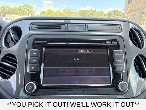 Used 2015 Volkswagen Tiguan SE FWD image 13