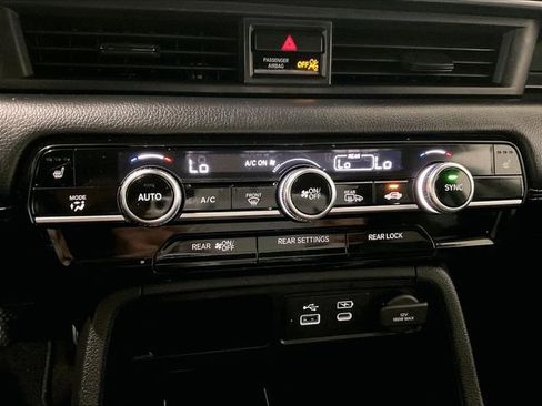 Used 2024 Honda Pilot Touring image 27