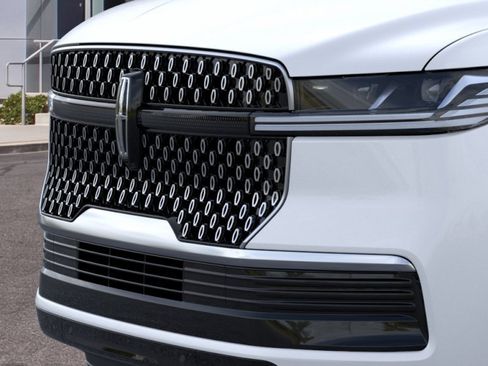 New 2026 Lincoln Navigator L Reserve AWD/4WD image 42