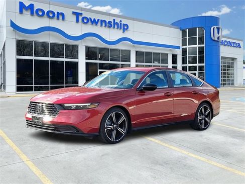 Used 2024 Honda Accord Sport image 3