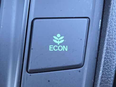 Used 2018 Honda CR-V Touring image 7