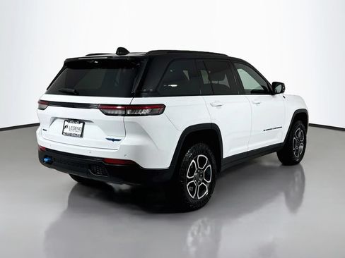Used 2023 Jeep Grand Cherokee Trailhawk w/ Advanced Protech Group II AWD/4WD image 5