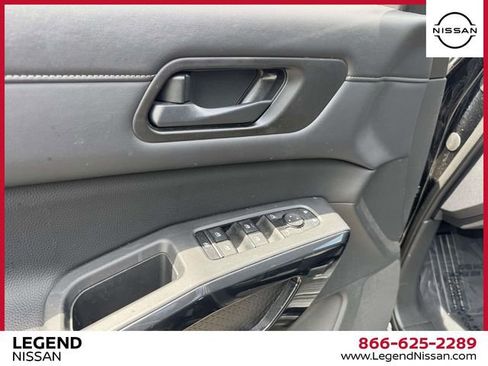 Used 2024 Nissan Pathfinder S AWD/4WD image 14