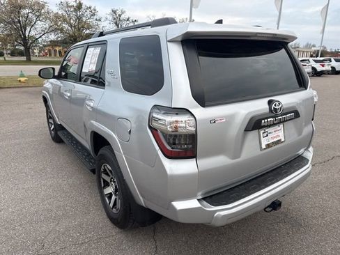 Used 2024 Toyota 4Runner TRD Off-Road Premium image 3