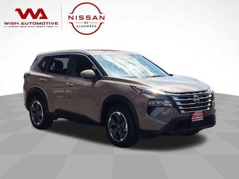 Certified 2024 Nissan Rogue SV FWD image 3