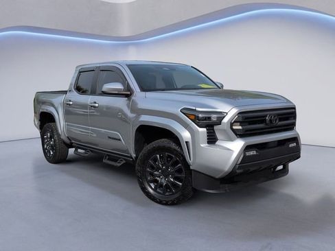 Used 2025 Toyota Tacoma SR5 RWD image 2