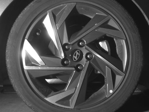 Used 2025 Hyundai Elantra SEL FWD image 13