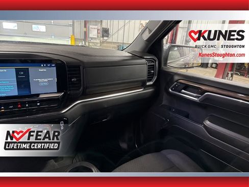 Used 2025 Chevrolet Silverado 1500 LT image 46