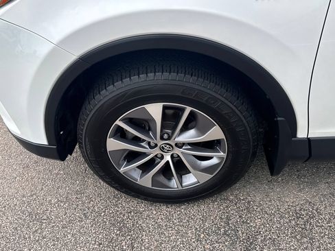 Used 2016 Toyota RAV4 XLE AWD/4WD image 40