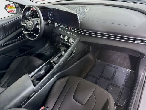 Certified 2023 Hyundai Elantra SEL w/ Convenience Package image 32