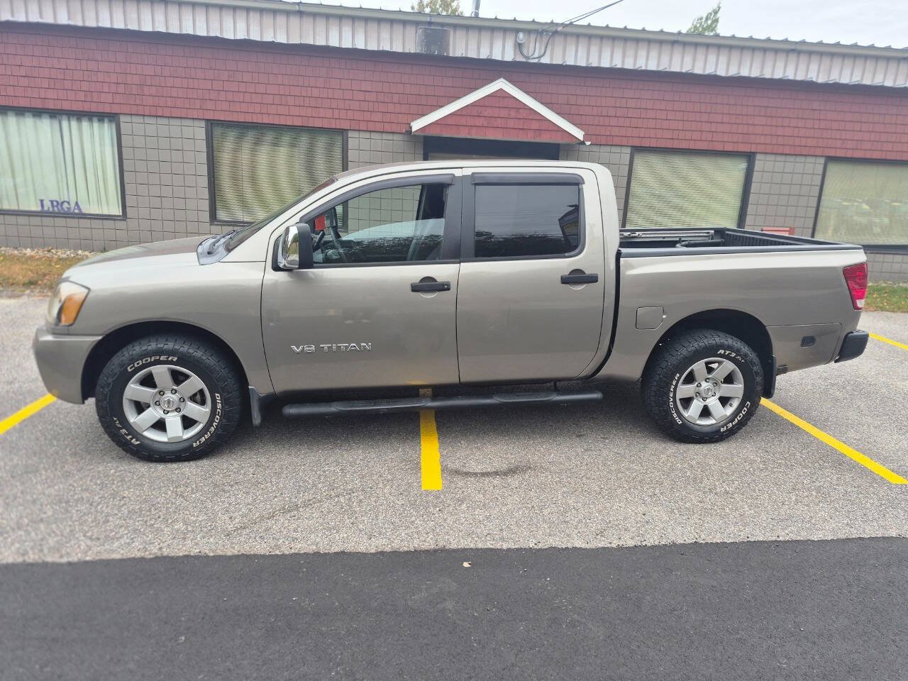 Used 2006 Nissan Titan XE w/ (W04) Preferred Pkg AWD/4WD image 3