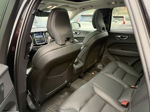 Certified 2022 Volvo XC60 B5 Momentum w/ Climate Package image 30