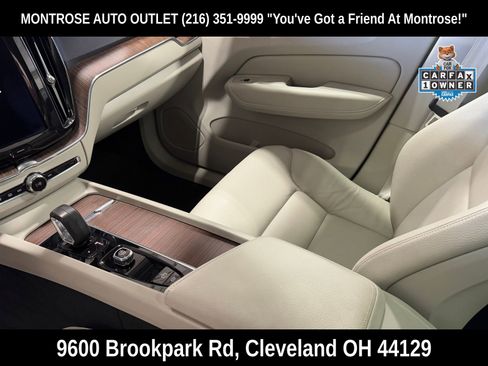 Used 2022 Volvo XC60 B5 Momentum image 14