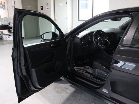 Used 2019 Volkswagen Jetta GLI FWD image 12