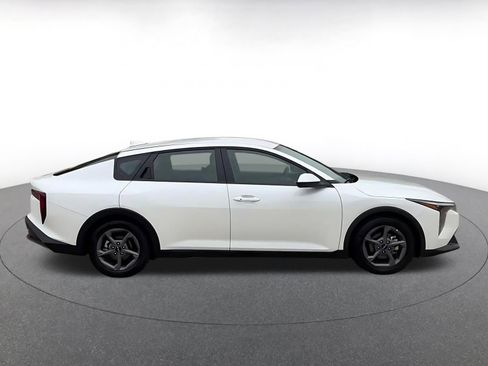 Used 2025 Kia K4 LXS image 16